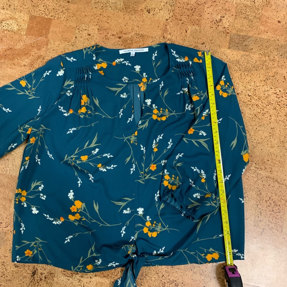 Great condition blouse with tie in front